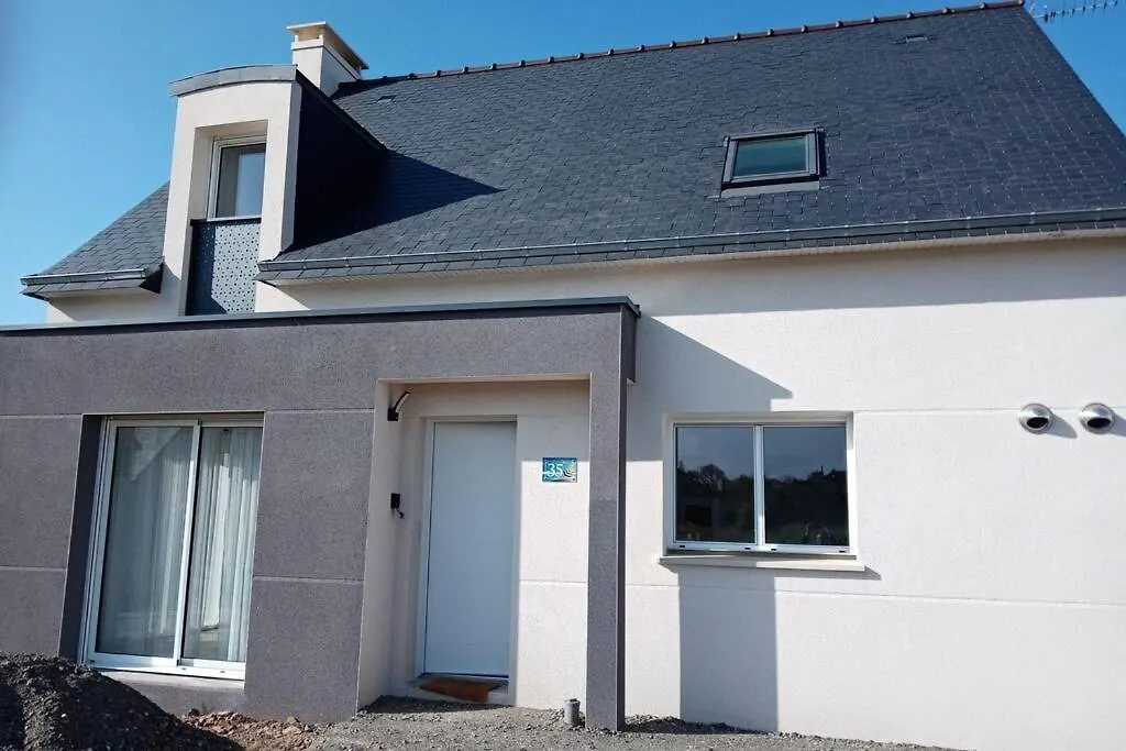 MAISON classée 4 étoiles tout confort avec espace détente privé accès à la plage à pied Tréveneuc